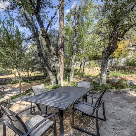 3 Bathrooms! Walk to Dwntwn!