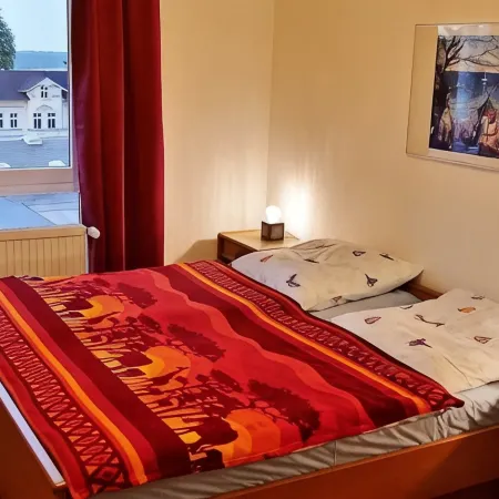 Close to the beach and with sea views, apartment in a quiet, central location