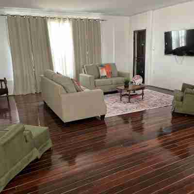 Beautiful home near Cultural Center, National Stadium, Movietown, Gift Land Mall Others