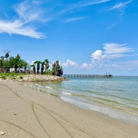 Pet-Friendly Accommodations Near Water and Restaurants.