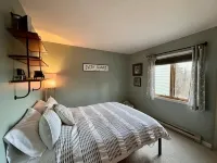 Bear Chase Bungalow - Sleeps 6. White Mountains, Owls Nest Golf Nearby - 무료 와이파이