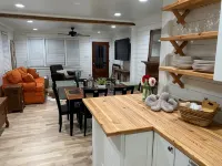 Walk to Bay Street and Historic Downtown Beaufort! Close to Parris Island MCRD!! - 4 星級