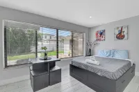 Modern furnished studio, North of Atlantic Ave - Condos