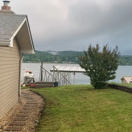 New to VRBO. Lakefront, fishing and swim dock.   Cabin fully equipped very comfy