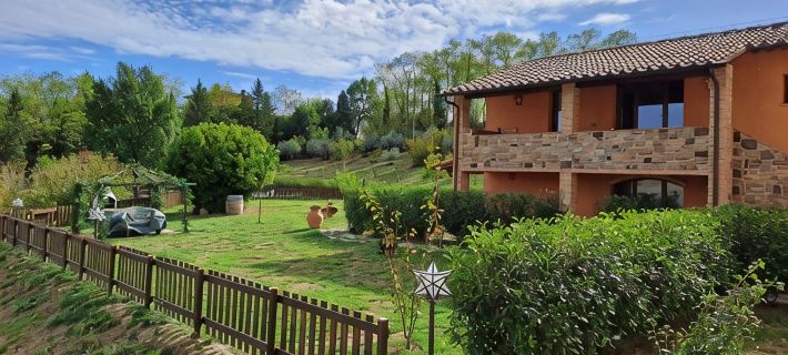 Apartment 1st floor in farmhouse with Pool Hotels in Certaldo