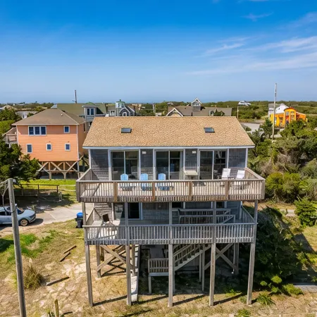Sleeps 16! 1 Minute Walk To Beach!