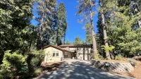 Spacious, Family Friendly, Hot Tub, Game Room, Forest View, Fireplace, 2 decks