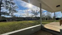 Charming 3-bedroom house with breathtaking views in Newton with AC, WiFi - 3-Star