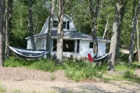 Lake front cottage with beach & dock (Pet-Friendly