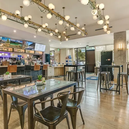 Luxury Downtown Austin condo with Rooftop Pool, Private Balcony & Lake View