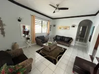 Palm Breeze Villa - Charming 3-Bedroom Villa with Private Pool! - 3 étoiles