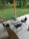 Spacious 3-bedroom home, off I-64 & 35, sleeps 11 - Wifi