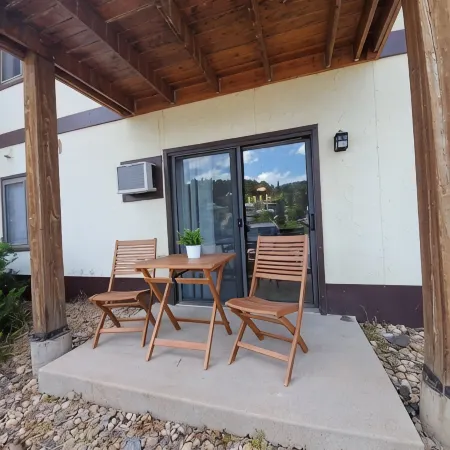 Modern Condo only Minutes from Deadwood & Sturgis! Hotele w: Lead