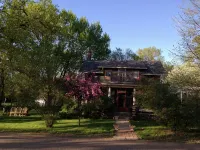 Beautiful old home with lots of character, a few blocks from downtown Prescott! Hotels in Pierce County