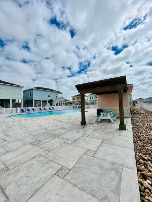 Rockport Cottage- awesome location + pool & 5 min from shopping and the beach!!! - 4-stjärniga