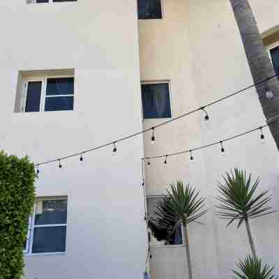 Villa Serena Condo Hotel Exterior