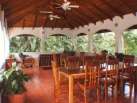 Relaxing Carrillo Bay-Walk to Beach, Restaurants,  3-7 bdrms great for families.