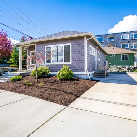 Cute Cottage, Close to Everything Anacortes Has to Offer. Discounts Available