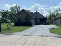 Quiet Private Home - Centrally Located in Sulphur - 3-Star