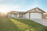Game Room/ Pool and Jacuzzi Cozy Home in Yuma