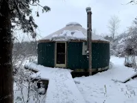 Cozy mountain yurt on an organic farm - Huoneistot