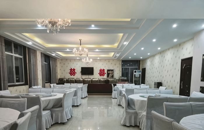 Zhouqu Hongda Hotel