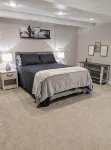 Walk to K-State, Sleeps 12, Pool Table, Hot Tub, 28-60 Nights Stays Are Welcome!
