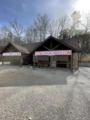 Beautiful Scenic River Cabin just 1/2 mile from Current River!