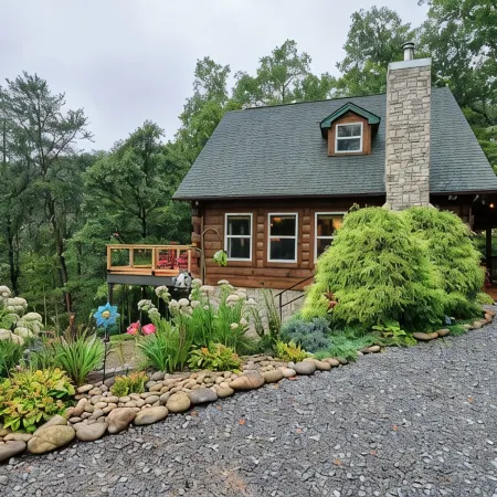 Ladybug Lodge - Hot Tub, Fire Pit, Pool Table