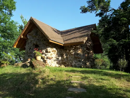 Small stone house of the most unusual in the country - Hytter