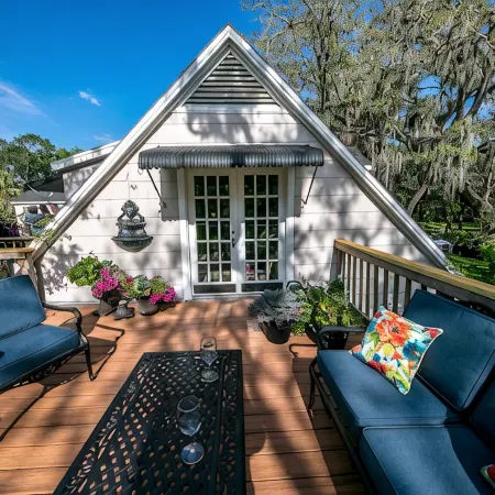 Fully Renovated "Old Florida" Apartment