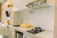 Cozy and Minimalist Studio at Sky House BSD Apartment