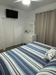Spanish Wells Getaway for 4 Nearby Wreckers Restaurant & Yacht Haven w/Golf Cart - Wifi