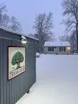 Cozy Treehouse on the Lake - Peaceful and Private -  Privatzimmer