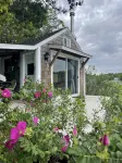 Peaceful Cozy Water Front Cottage. Step back in time and ENJOY