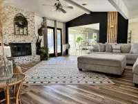 Cozy Home 1 Mile From Food/Shopping, Close to Kaw and Ponca Lake