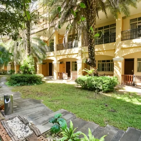Piman Garden Boutique Hotel Отели рядом с достопримечательностью «Парк Расчаданусорн»