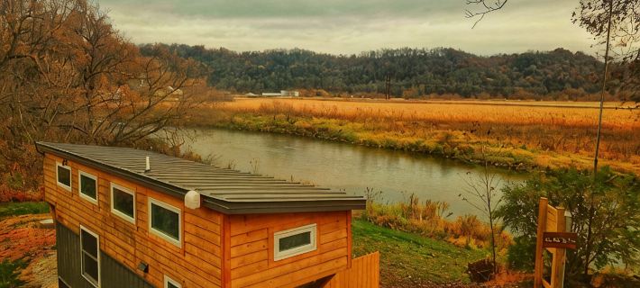 Tiny House on Upper Iowa River w/ hot tub Hotels in Allamakee County