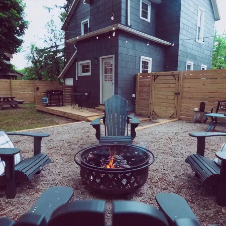 That Place on 6th Street close to downtown, beaches, & private backyard