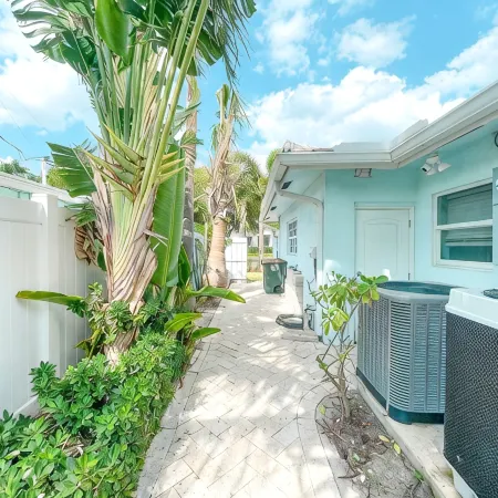 Private Luxury Oasis Minutes From The Beach w/ Private Heated Pool
