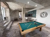 Gîte Léonie " Entre Cèze et Ardèche " 30430 BARJAC バルジャックのホテル