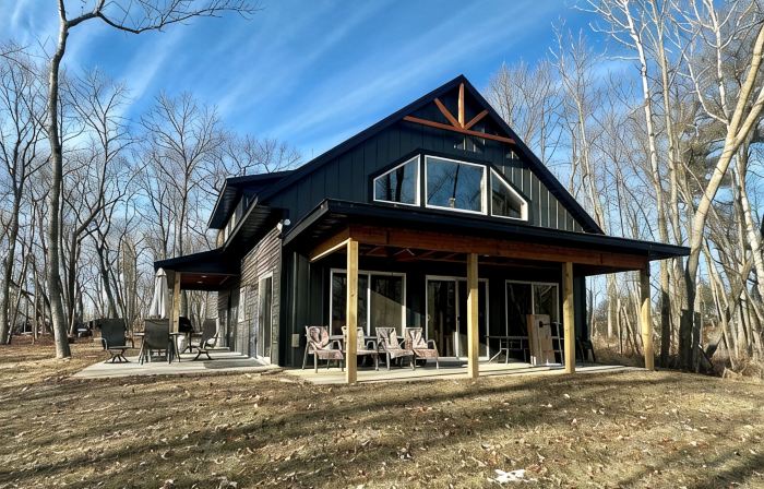 New 3 bedroom 2bath cabin on Sullivan lake