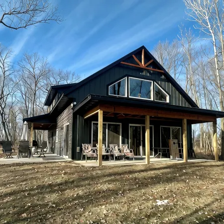 New 3 bedroom 2bath cabin on Sullivan lake Отели в г. Моррисон