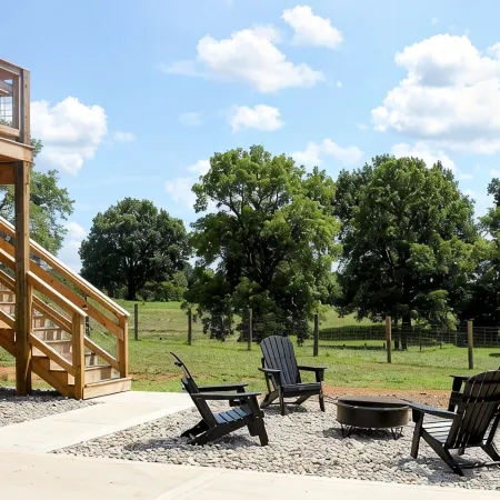 Modern Farm Loft with WiFi and AC in lovely Stamping Ground