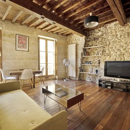 Charming apartment in the historic center of Uzès with air condition and parking