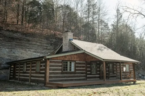 Log Cabin Once Owned by Johnny Cash, Short Drive to Nashville Sleeps 6