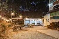 Gangneung Gyeongpo Pine Pension - Homestays