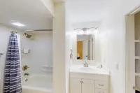 Cozy 1-bedroom condo Destin, FL. Pools/tennis, Free Wi-Fi. In unit Washer/dryer - Bintang 3