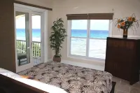 OCEANFRONT LUXURY VILLA, 4900sf, 4br, 4bth, billiards and Gym - 4-Star