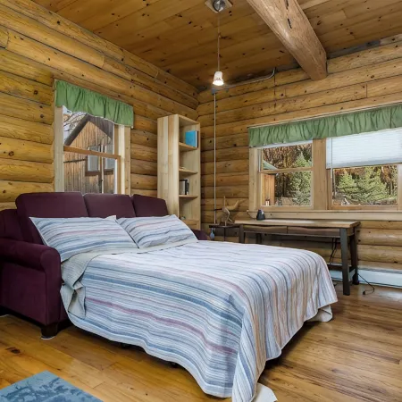 Modern Log Home Retreat and Yoga Studio, Minutes from Ithaca and Colleges